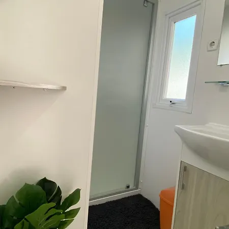 Mobil-home 5 Personnes Dans Mar Estang 4 étoiles Avec Accès à La *